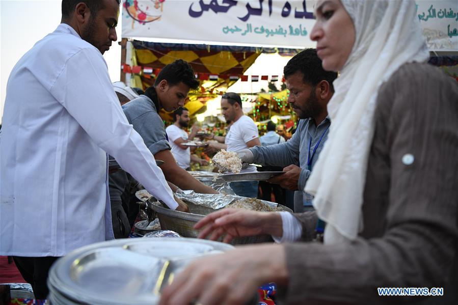 EGYPT-CAIRO-RAMADAN-IFTAR-CHARITY-CHINESE FIRMS