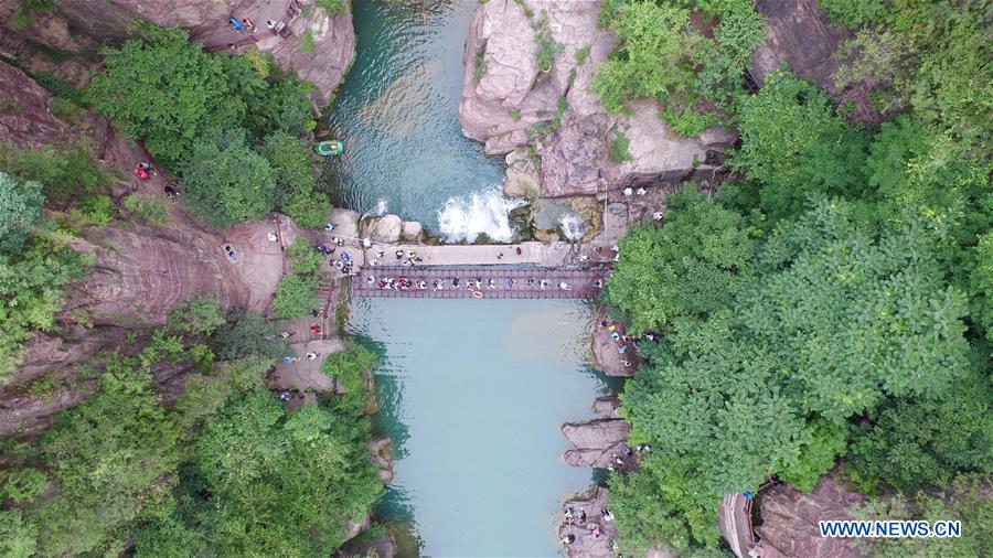 CHINA-HENAN-JIAOZUO-HONGSHI GORGE (CN)