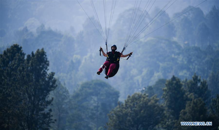 (SP)INDONESIA-PALEMBANG-ASIAN GAMES-PARAGLIDING