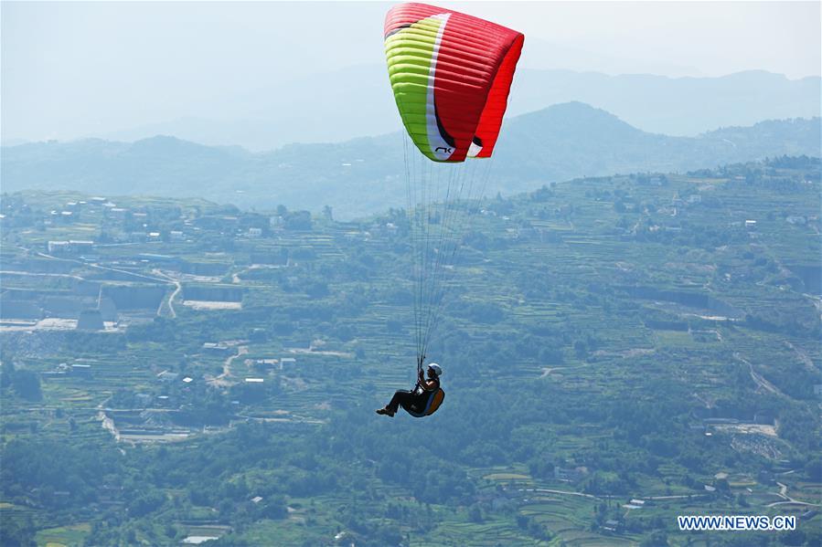 #CHINA-CHONGQING-PARAGLIDING (CN*)