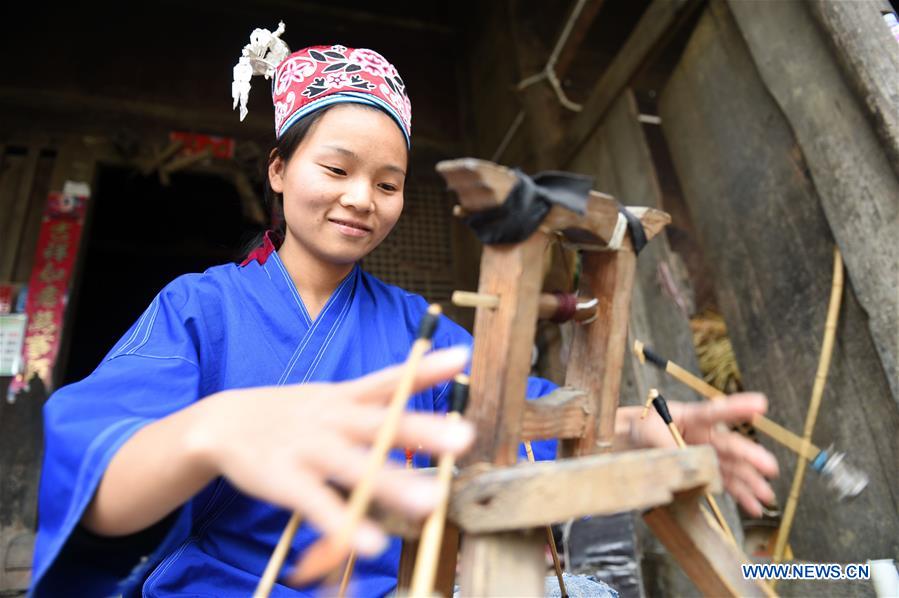 #CHINA-GUIZHOU-QIANDONGNAN-EMBROIDERY (CN)