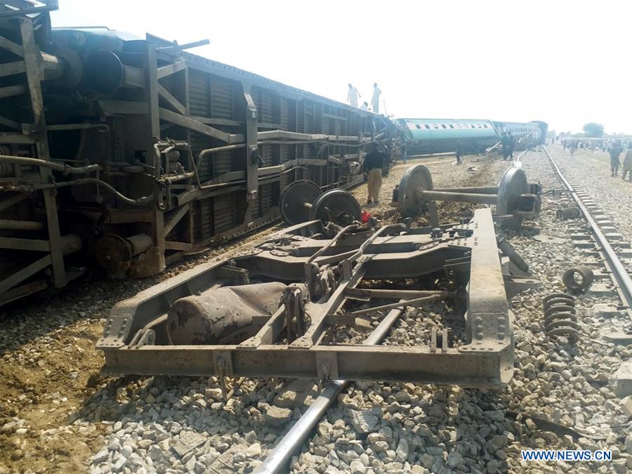 PAKISTAN-NASIRABAD-TRAIN-ATTACK