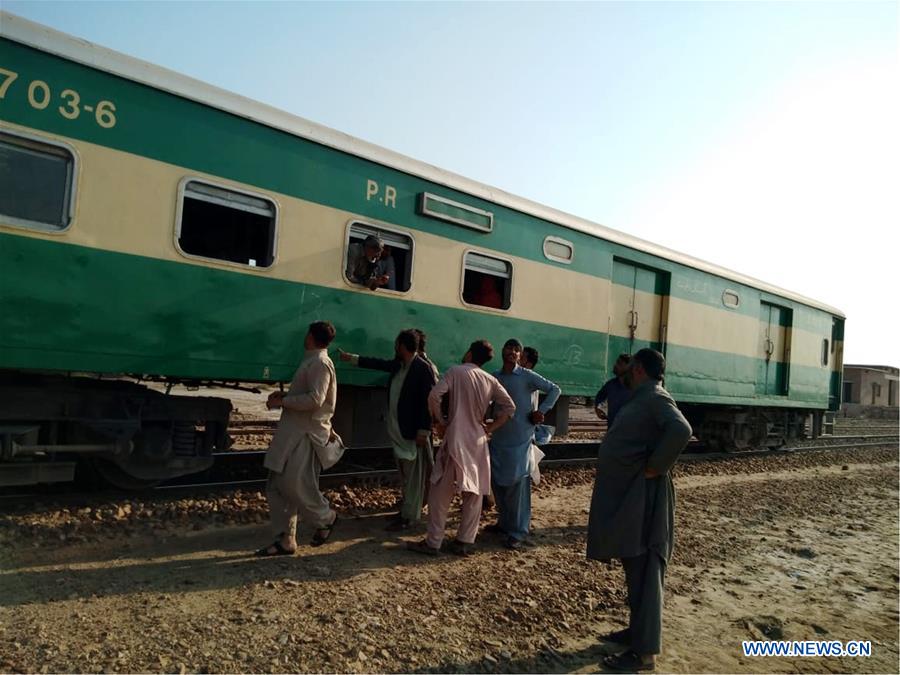 PAKISTAN-NASIRABAD-TRAIN-ATTACK