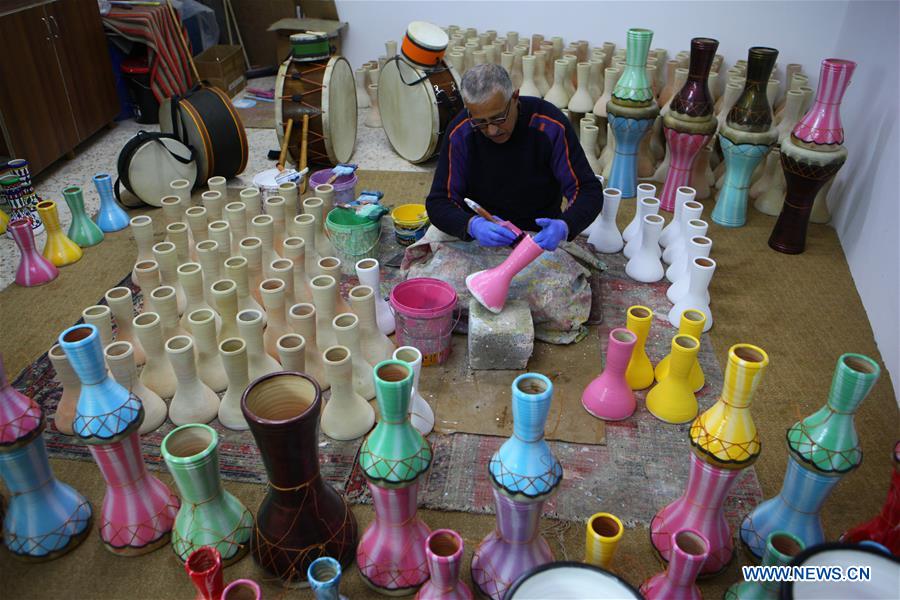 MIDEAST-HEBRON-ARTISAN-DRUM