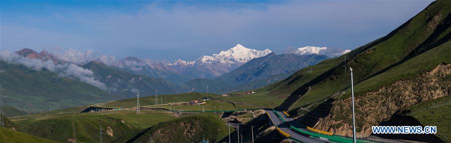 CHINA-QINGHAI-AMNE MACHIN PEAK-SCENERY (CN)