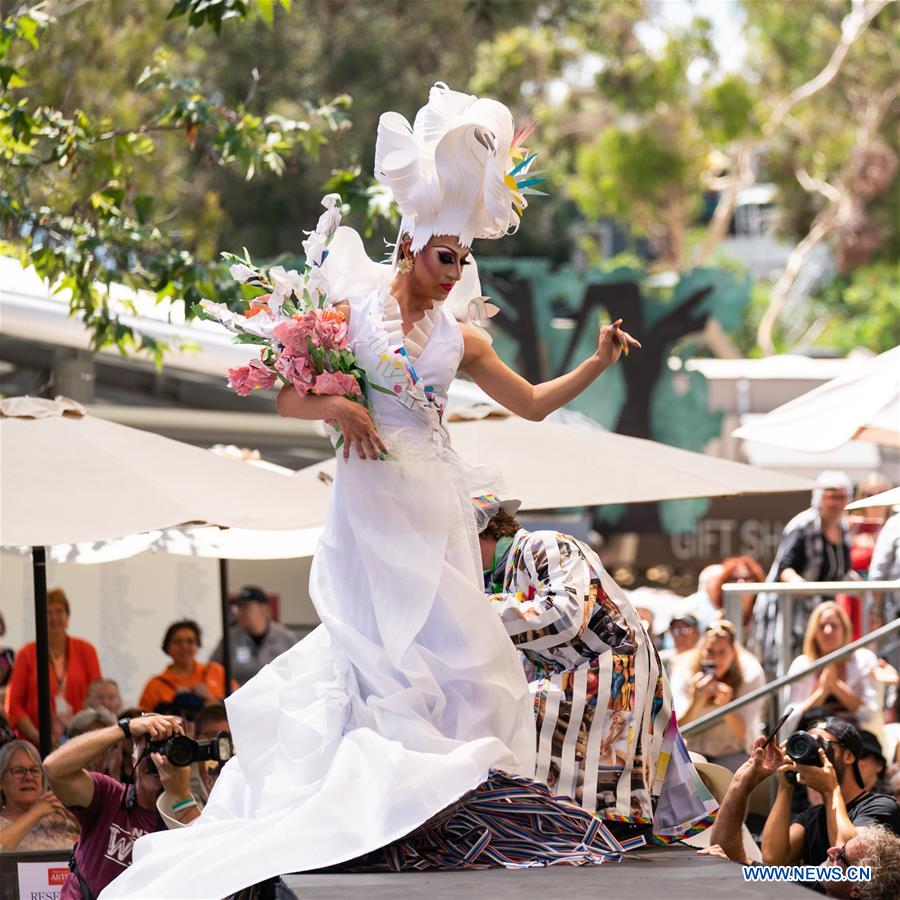 U.S.-LAGUNA BEACH-FESTIVAL RUNWAY FASHION SHOW