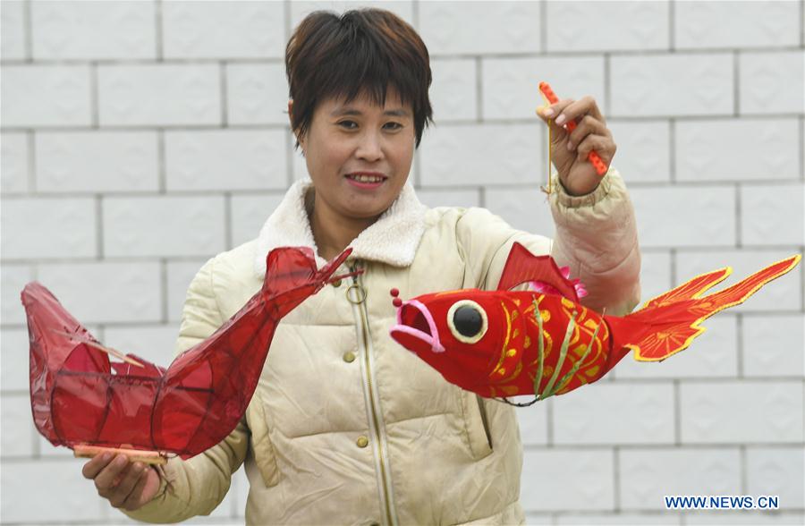 CHINA-HEBEI-YONGQING-LANTERN MAKING (CN)