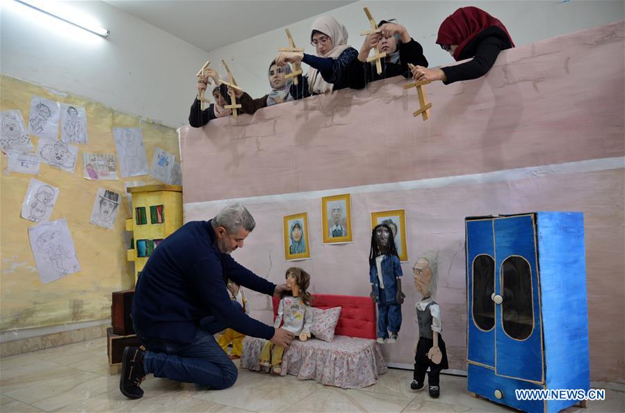 MIDEAST-GAZA-ARTIST-PUPPET THEATER